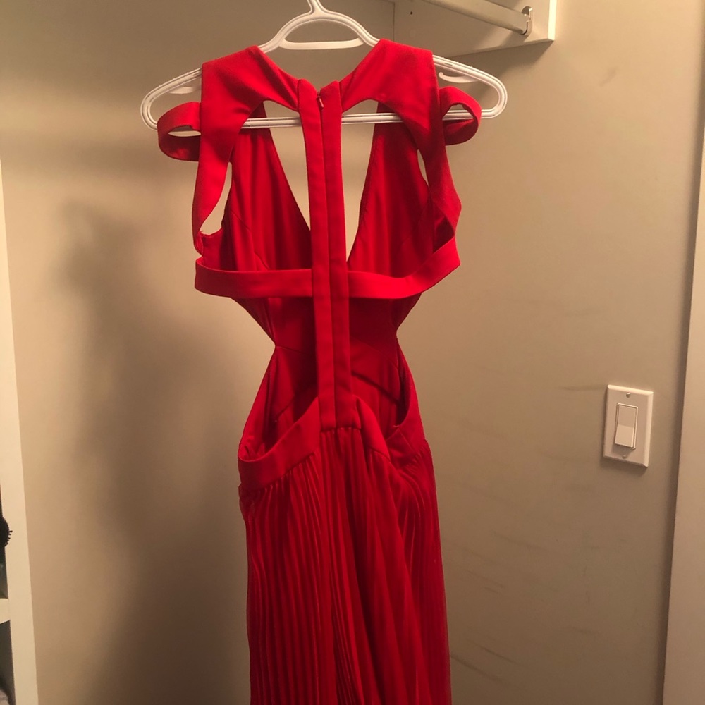 Red gown - Picture 2 of 5